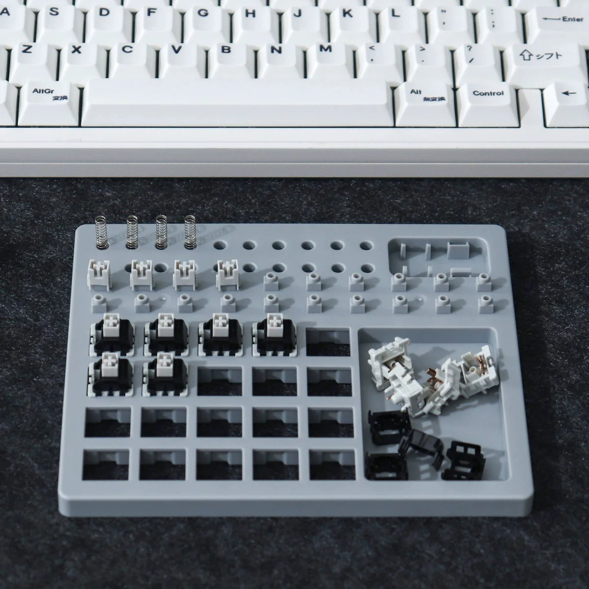 Mechanical Keyboard Switch Assembly Aid – Yellow/Gray/Blue Shaft Plate - Image 4