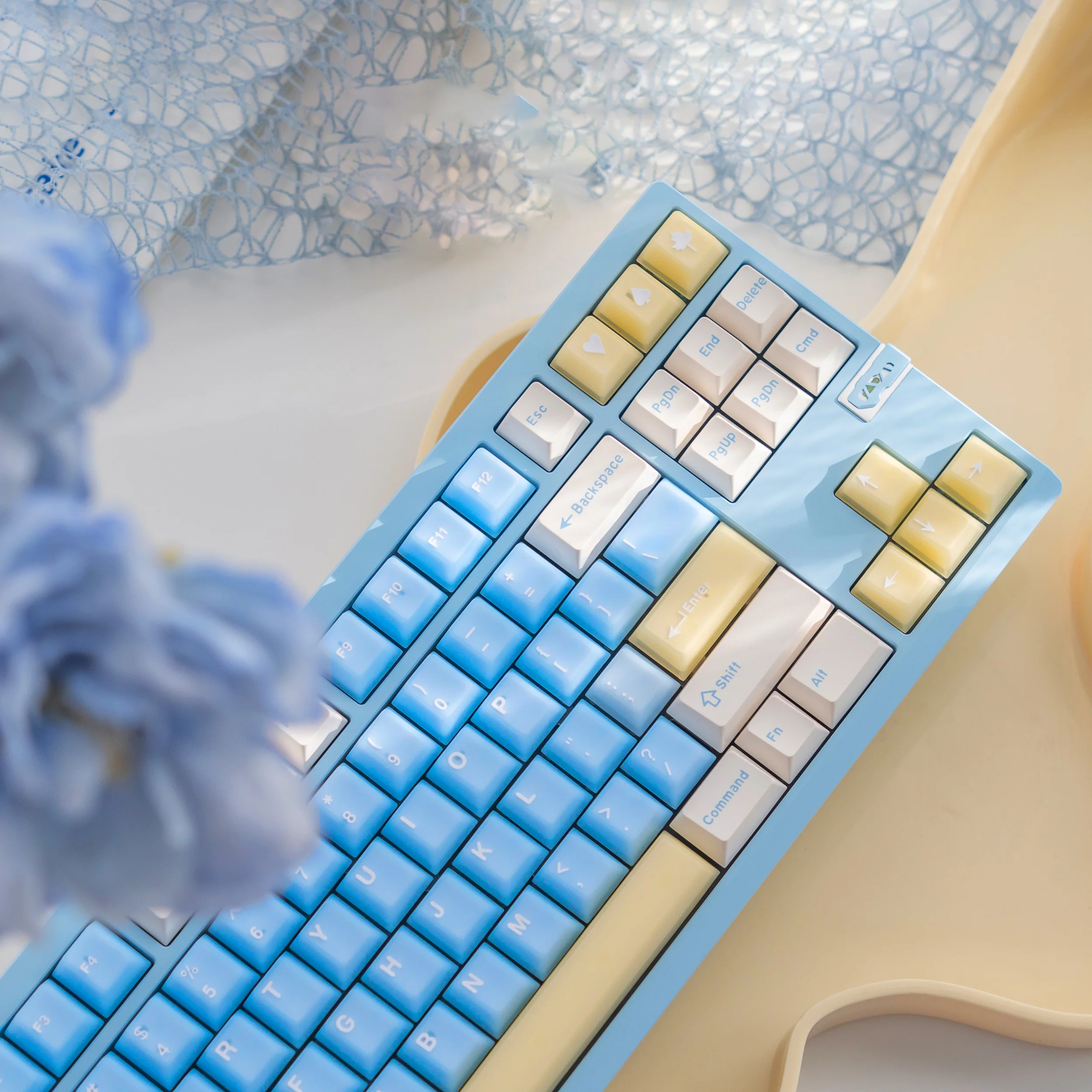 White Peach Oolong / Sea Salt Soda - 164-Key Translucent Keycap Set - Image 9